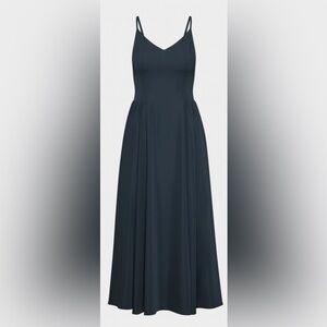 Aritzia Babaton Technique Dress in Navy